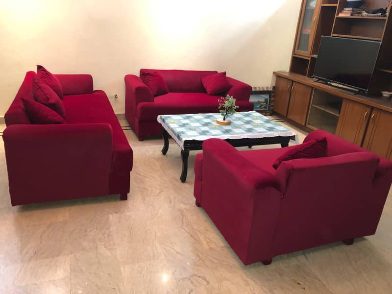 Complete 6 seater sofa set. 2