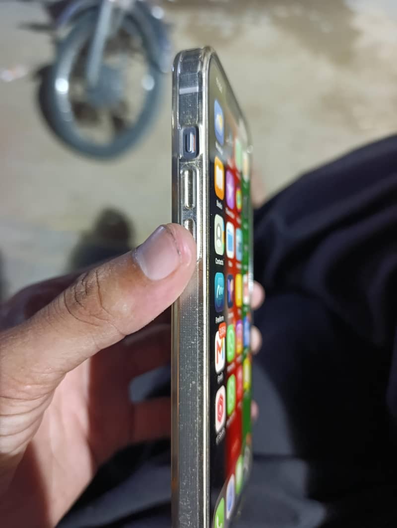 Apple iPhone 14 plus 3