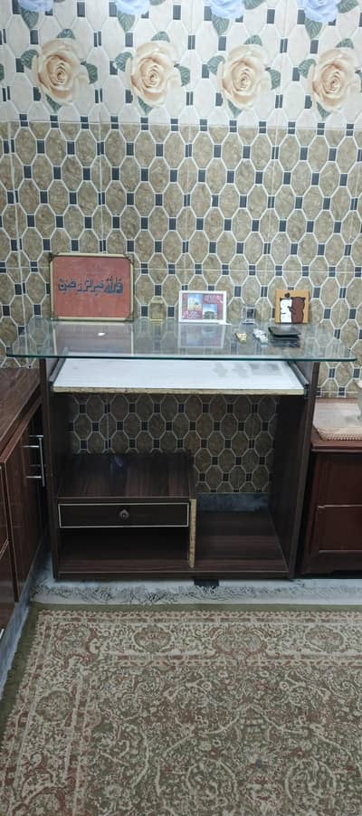 Computer Table for sale