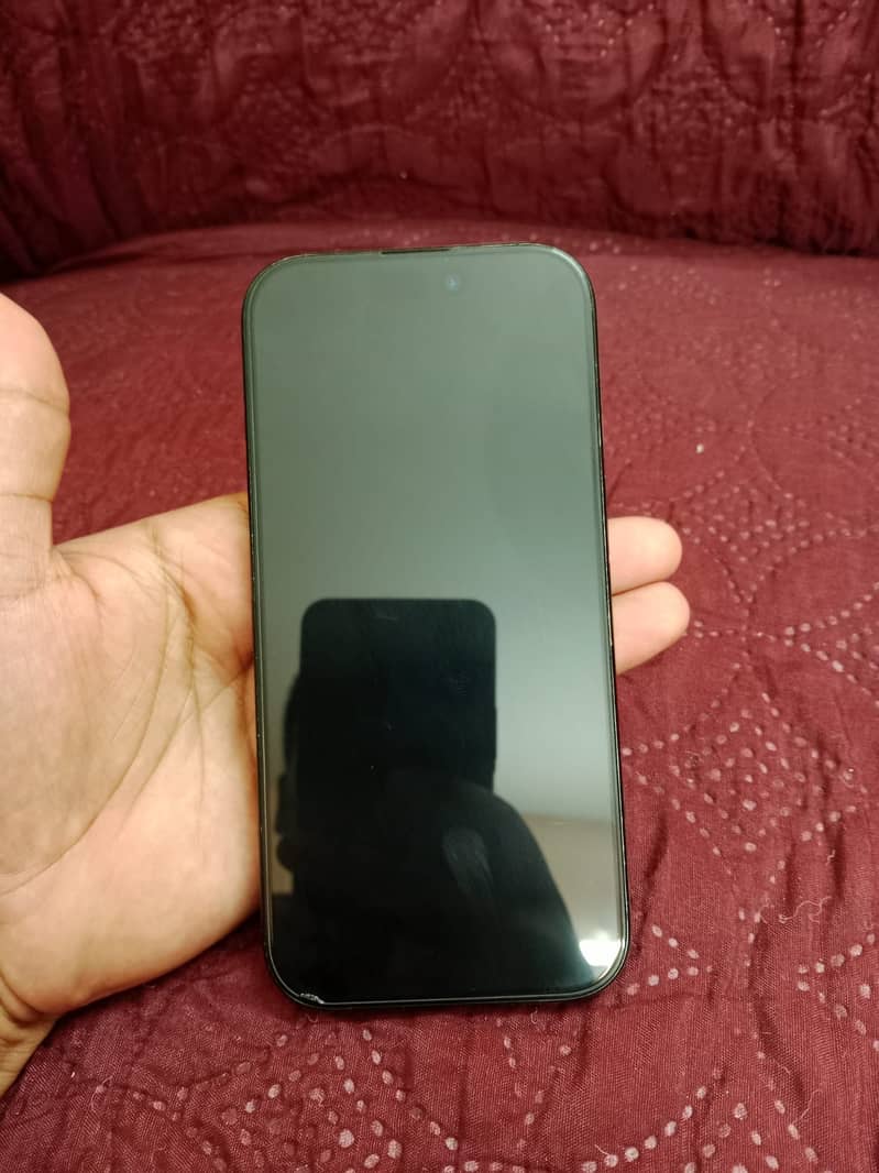 Apple iPhone 16 Pro 3
