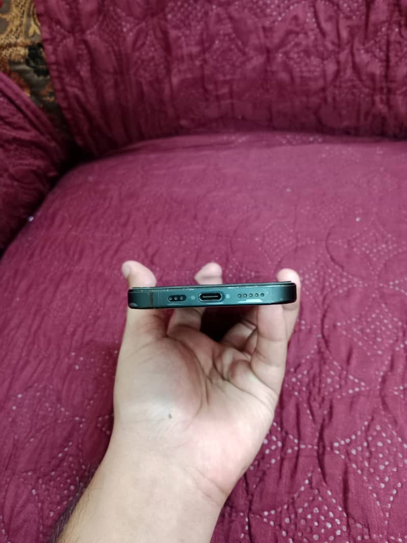 Apple iPhone 16 Pro 5