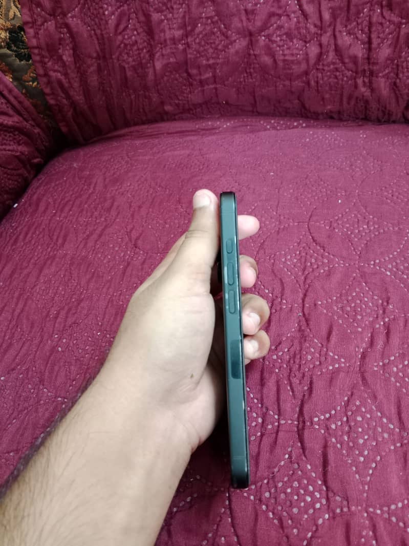 Apple iPhone 16 Pro 6