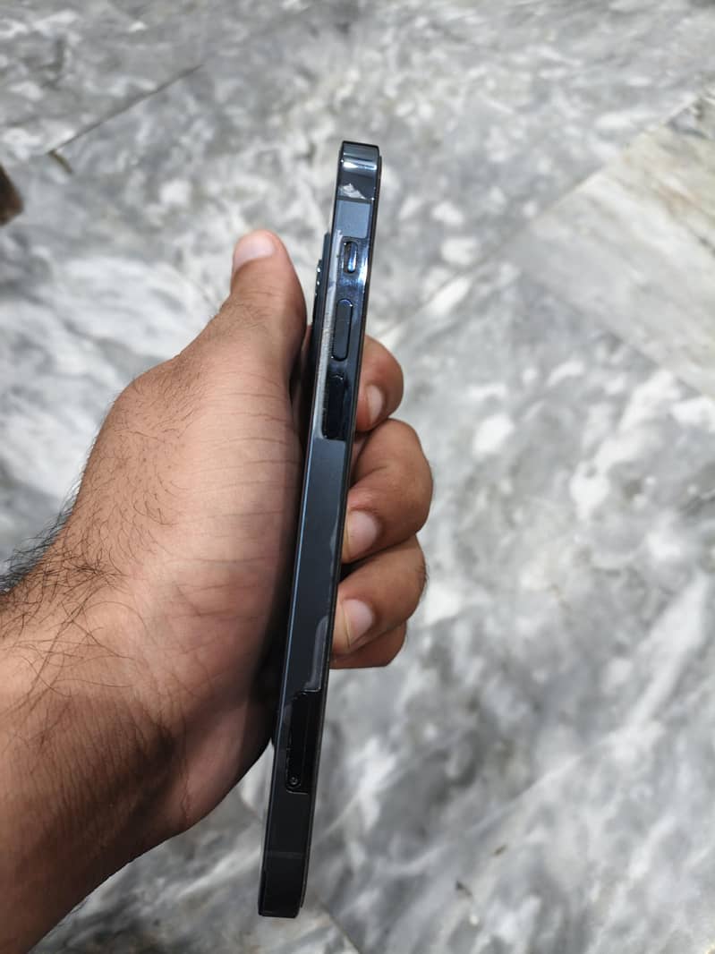 Apple iPhone 12 Pro 3