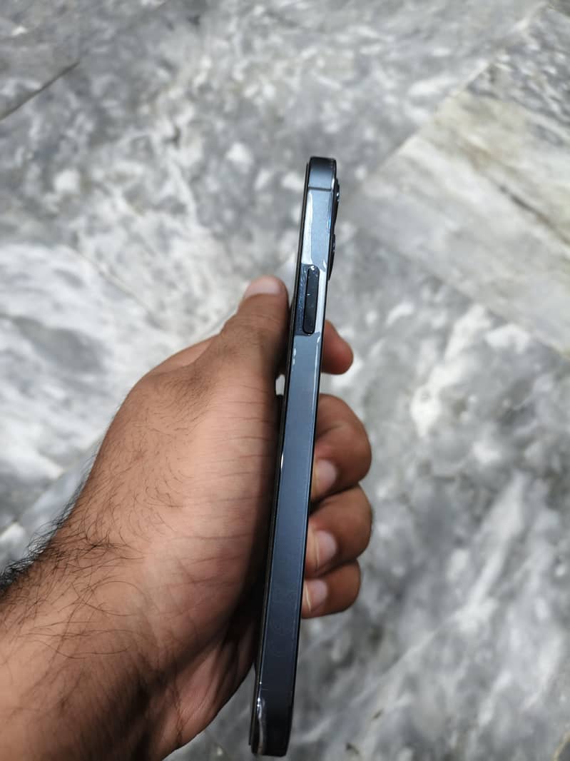 Apple iPhone 12 Pro 4