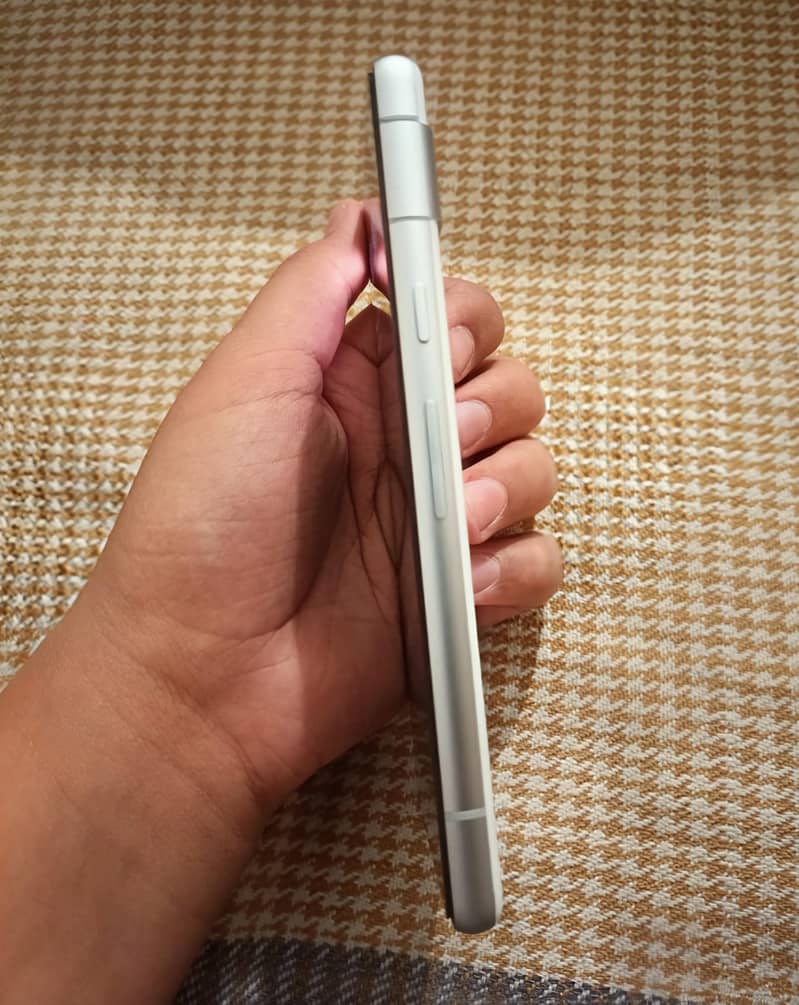 Google Pixel 7a 3