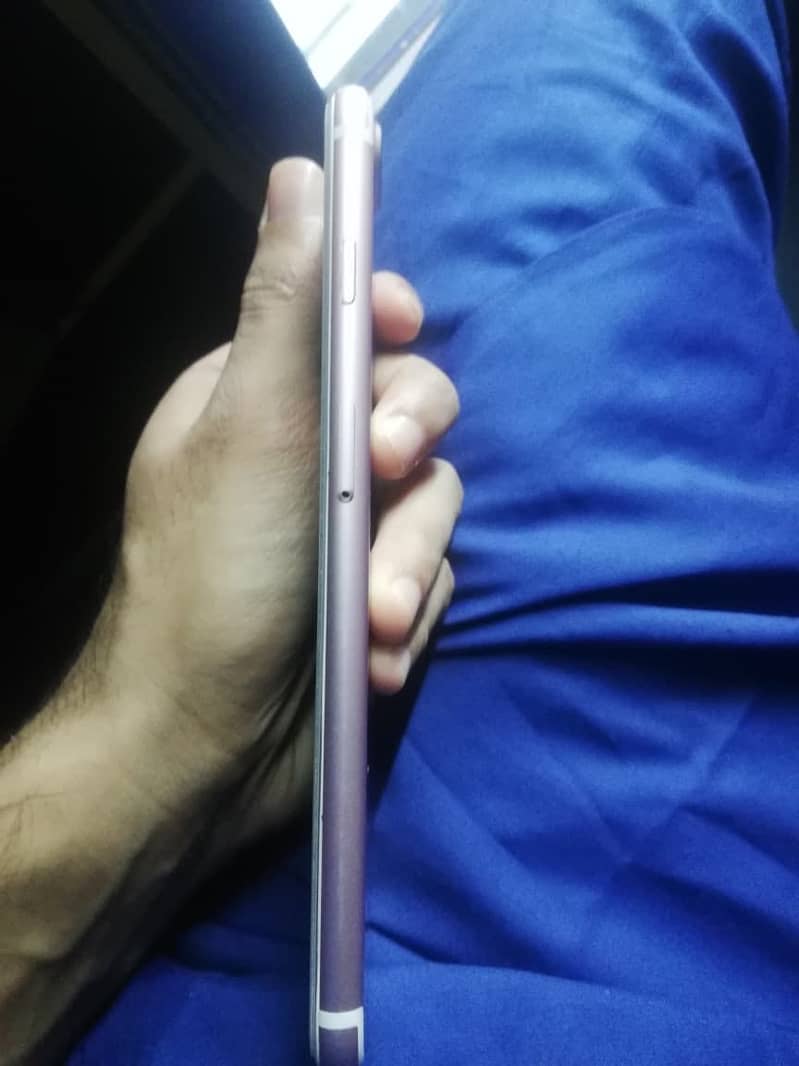 iPhone 7  plus 0