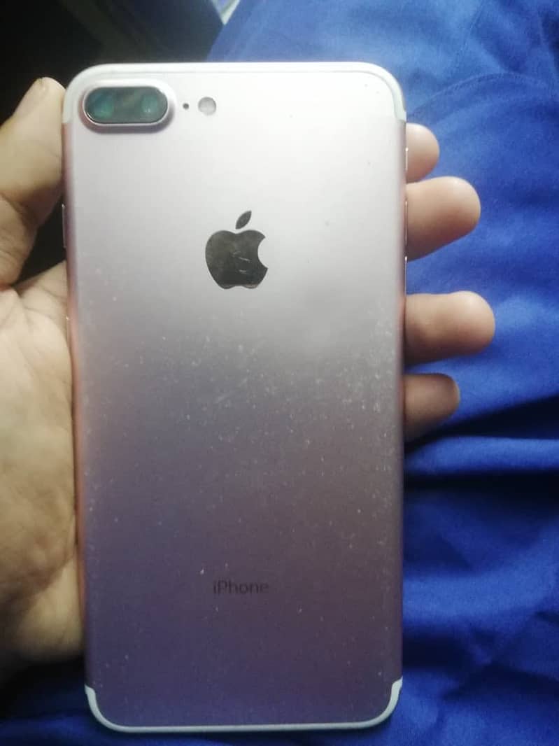 iPhone 7  plus 3