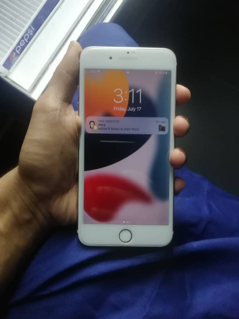 iPhone 7  plus 4
