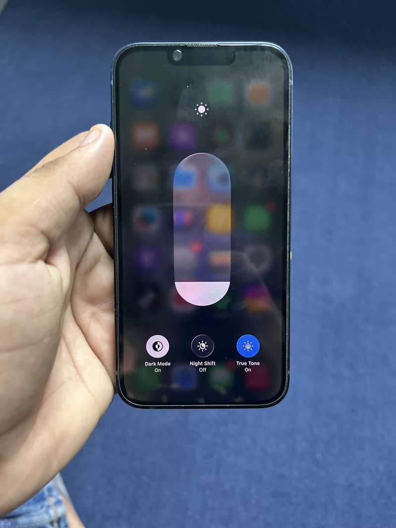 Apple iPhone 13 4