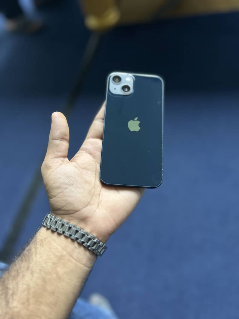 Apple iPhone 13 9