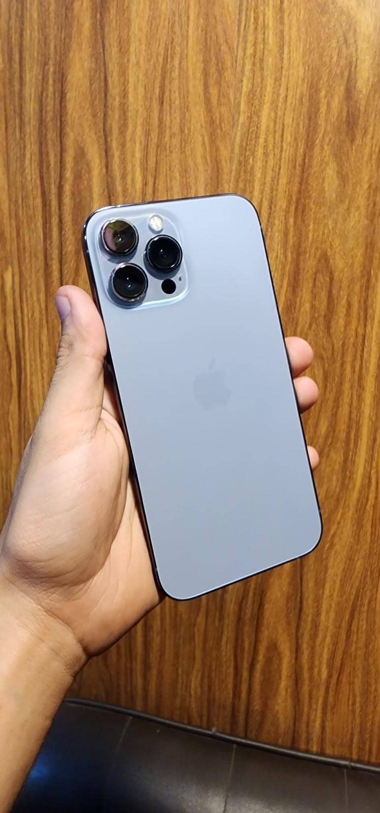 Apple iPhone 13 Pro Max 3