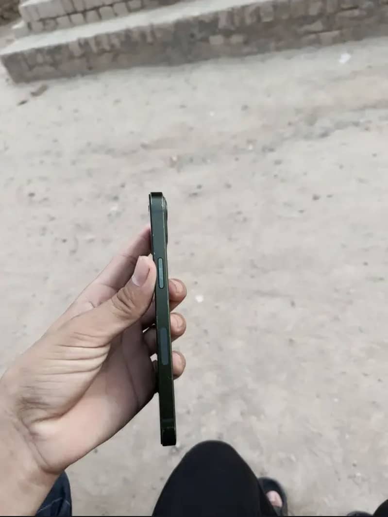 iPhone 13 2