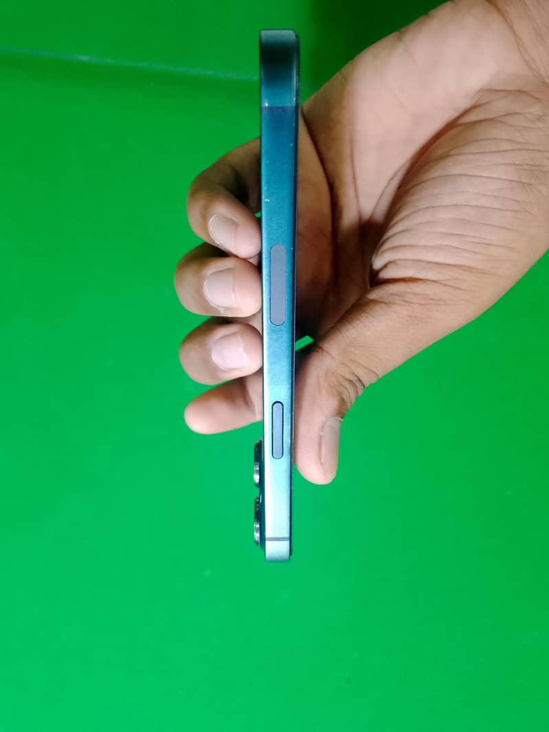 Apple iPhone 13 3