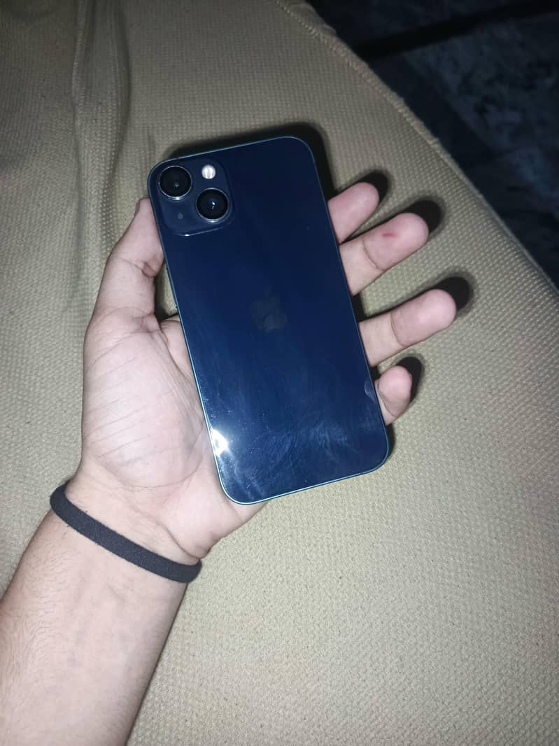 Apple iPhone 13 4