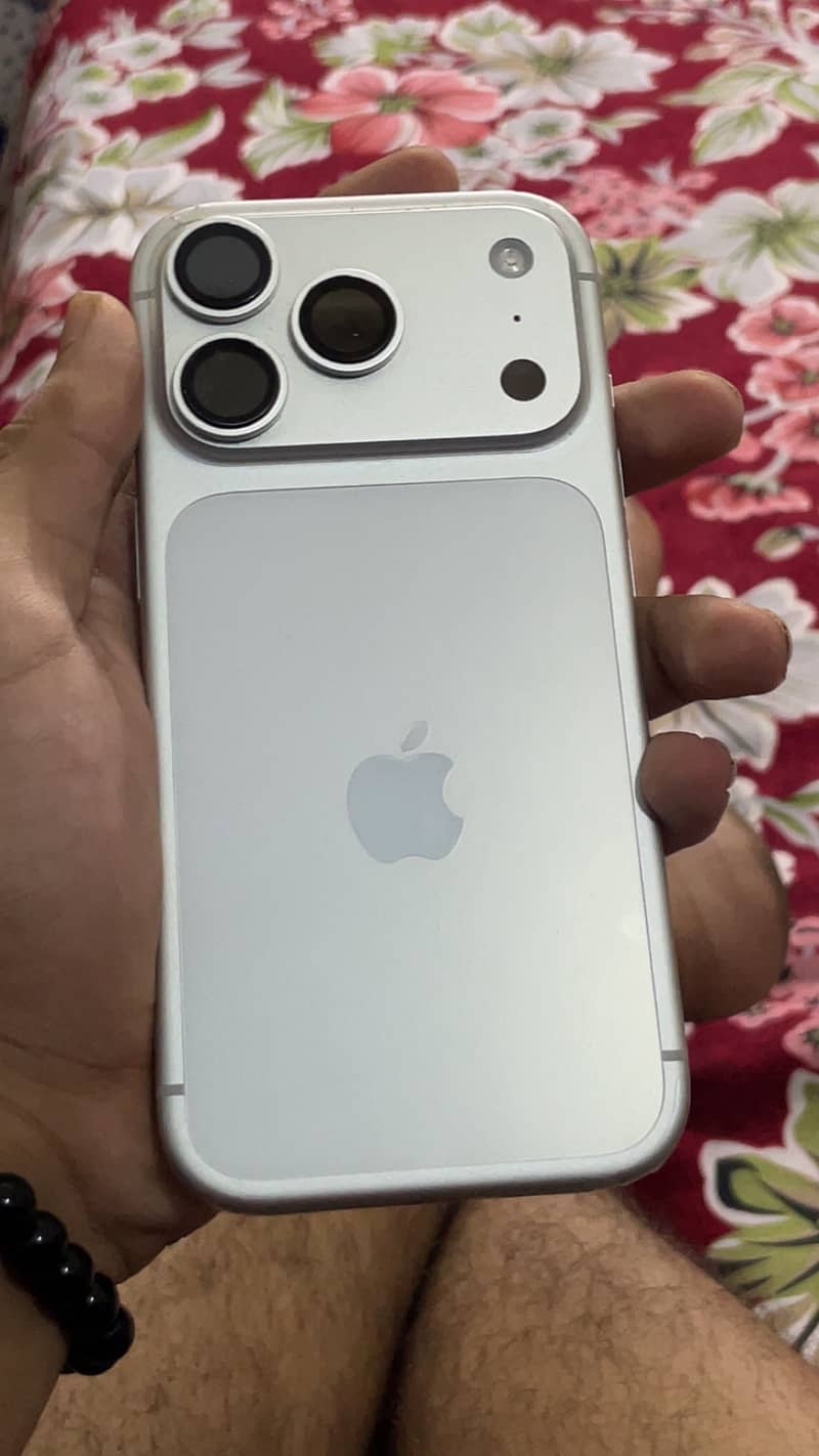 Apple iPhone 17 Pro 2