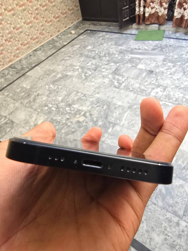 Apple iPhone 13 1