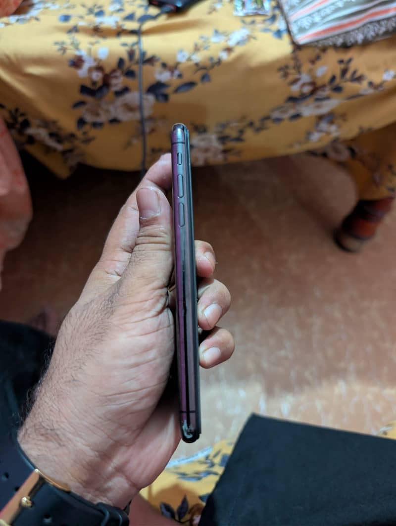 Apple iPhone X 5