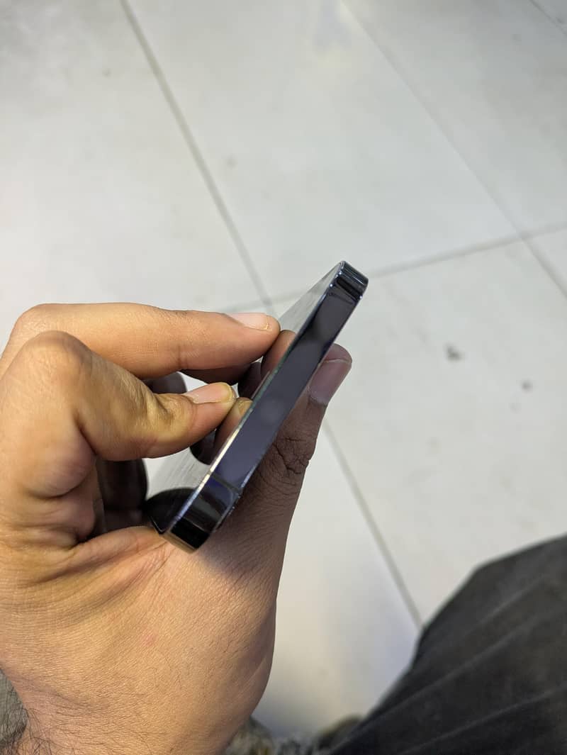 Apple iPhone 12 Pro 2