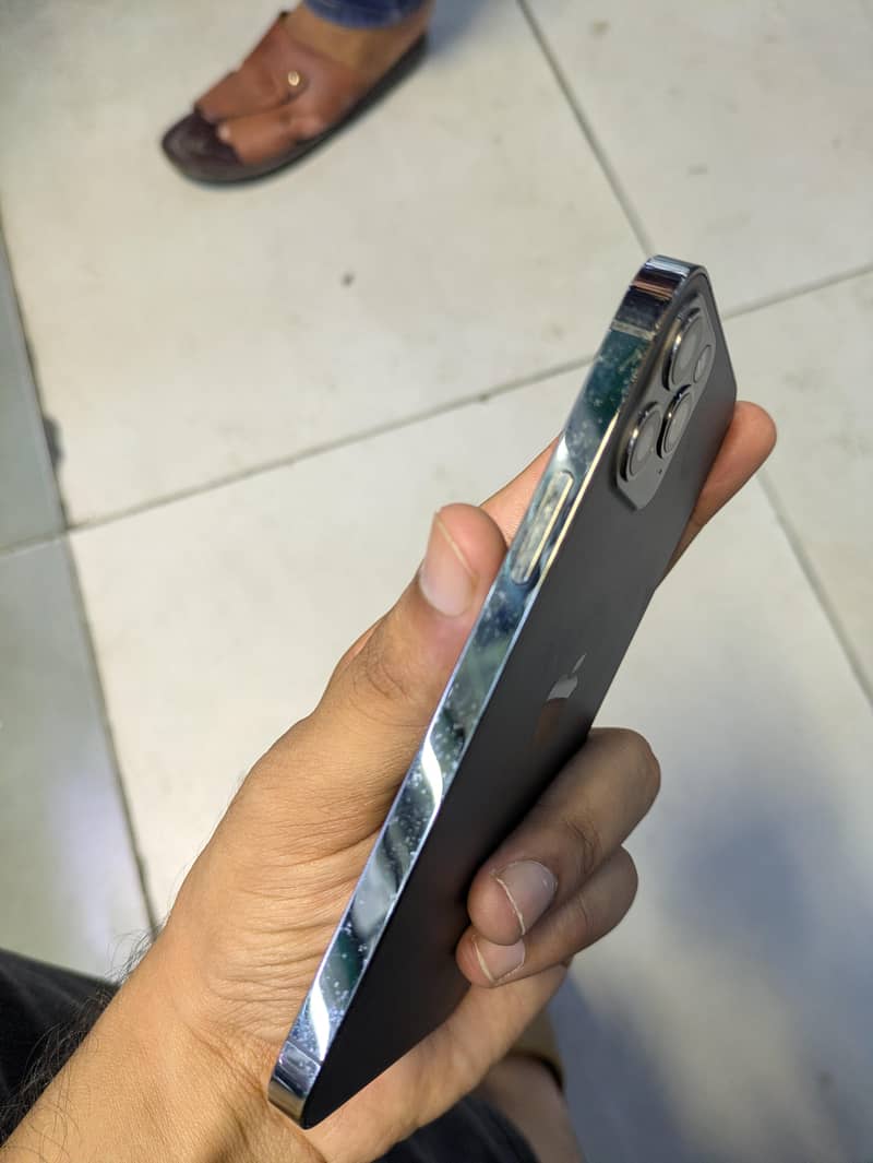 Apple iPhone 12 Pro 6