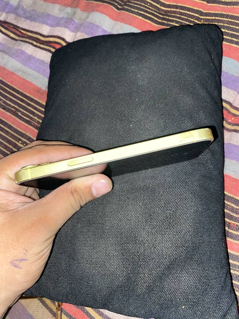 Apple iPhone 14 6