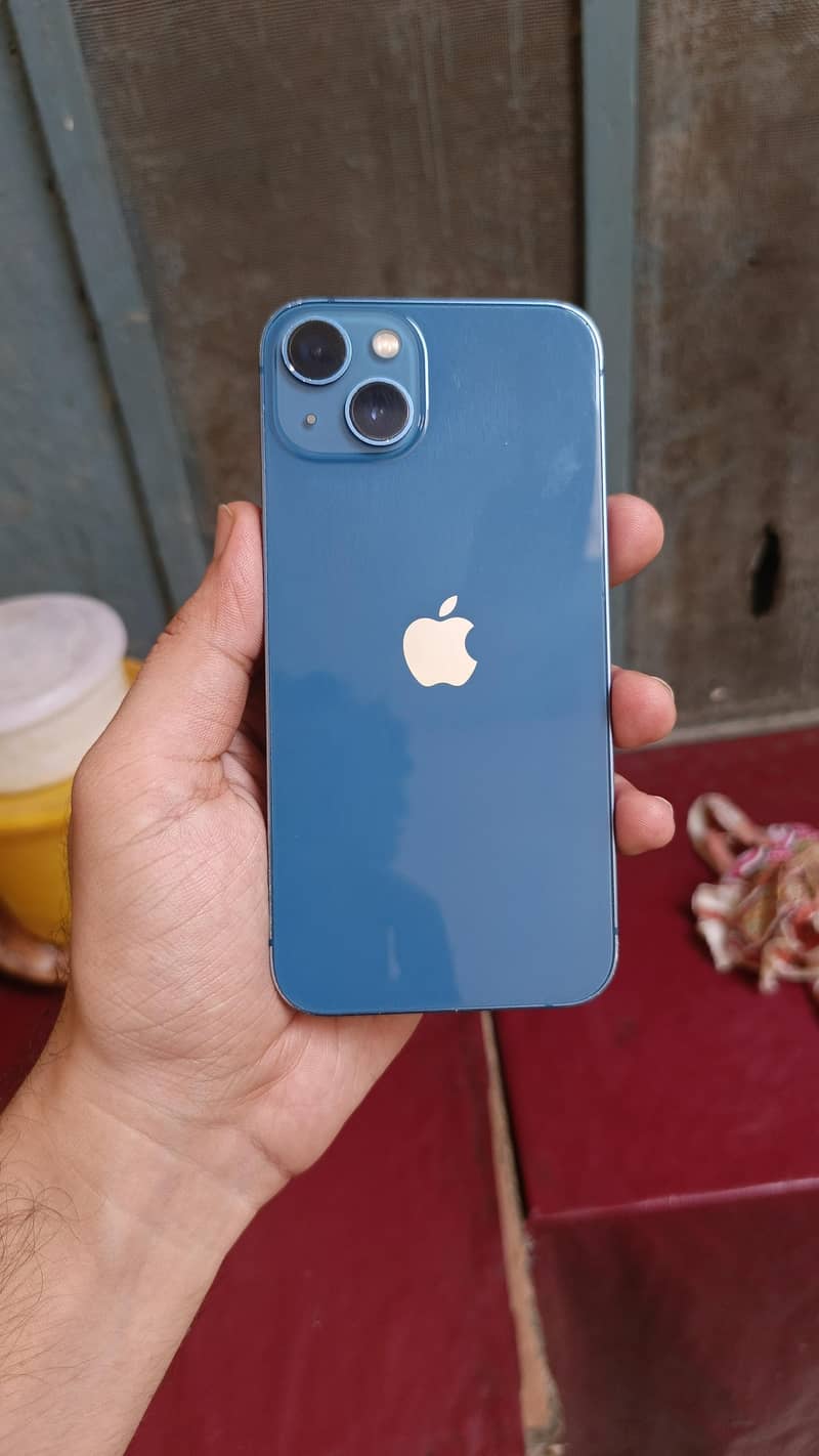 iPhone 13 0