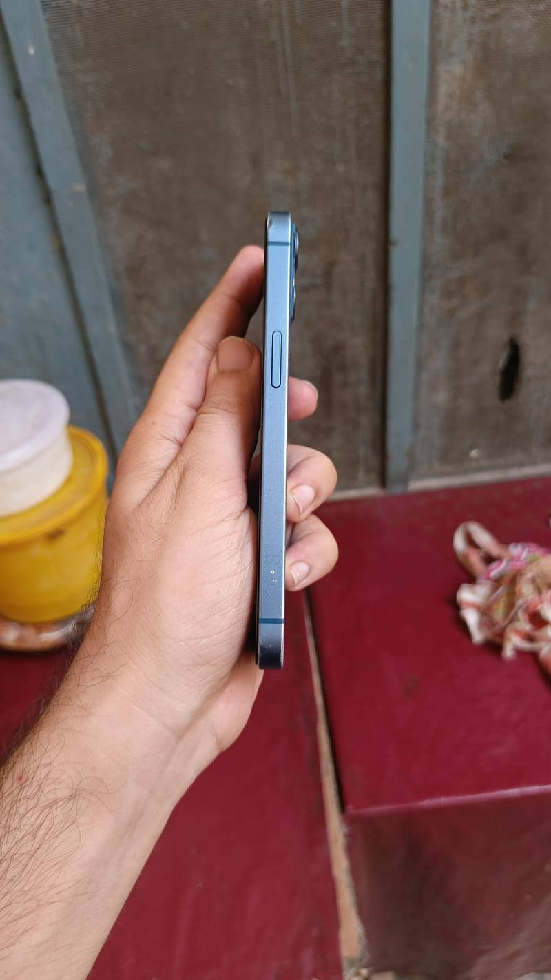 iPhone 13 1