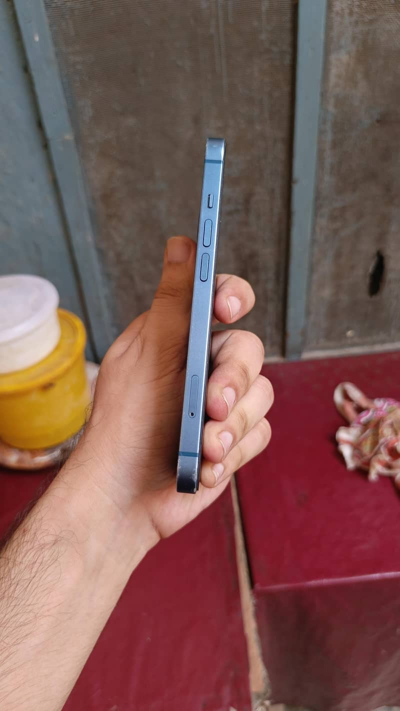 iPhone 13 2