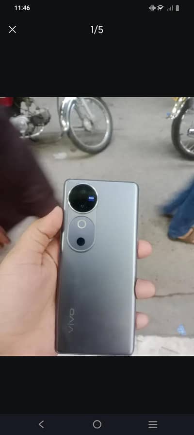 Vivo V40