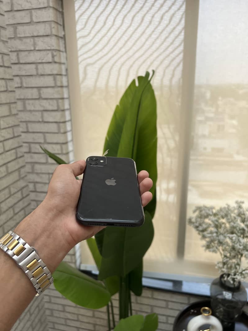 Apple iPhone 11 4