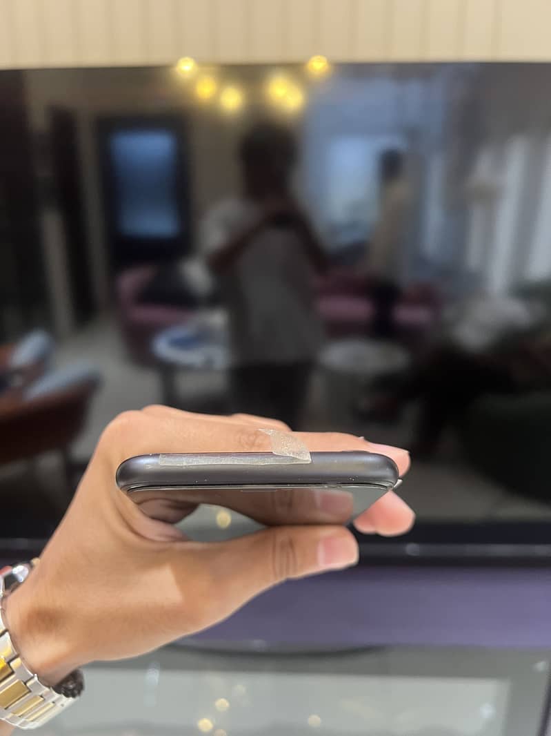 Apple iPhone 11 9