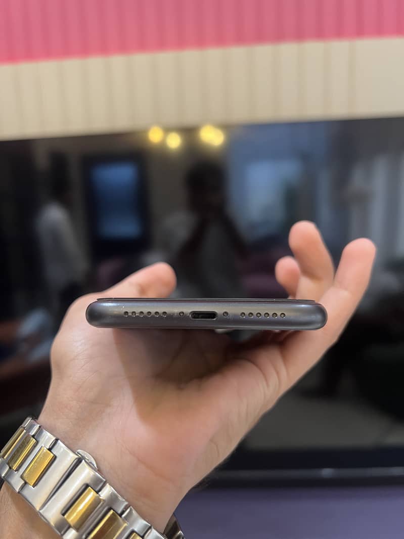 Apple iPhone 11 10
