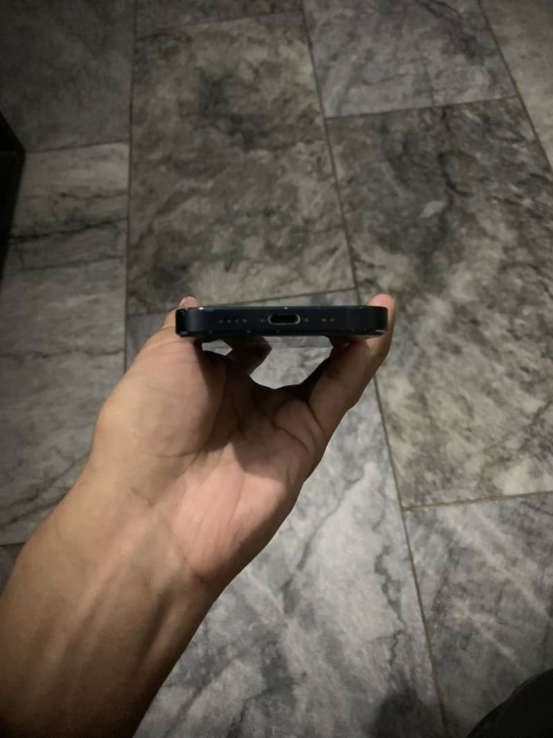 iPhone 13 mini 1