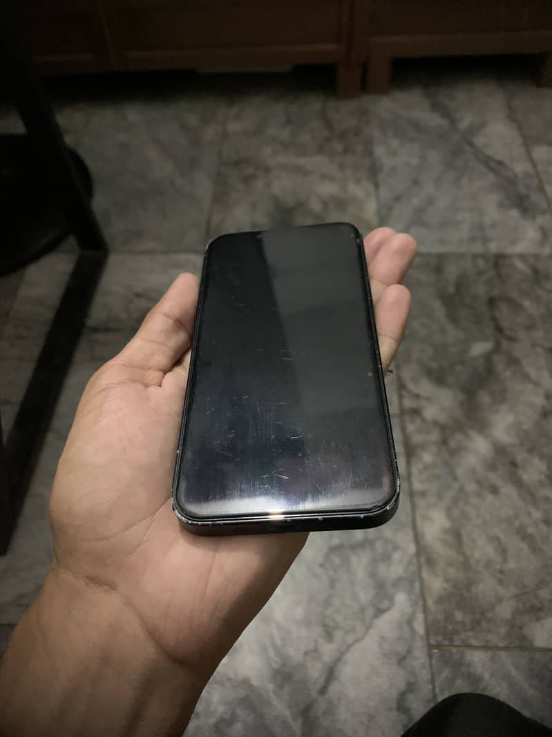 iPhone 13 mini 4