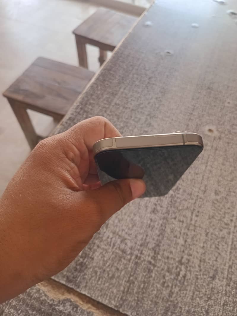 Apple iPhone 16 Pro 0