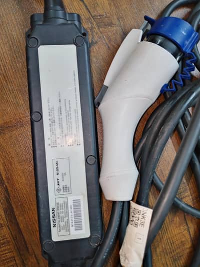 Nisan Sakura Nisan leaf charger