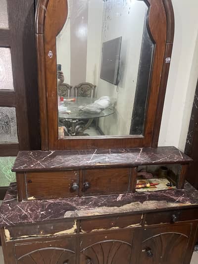 Dressing table