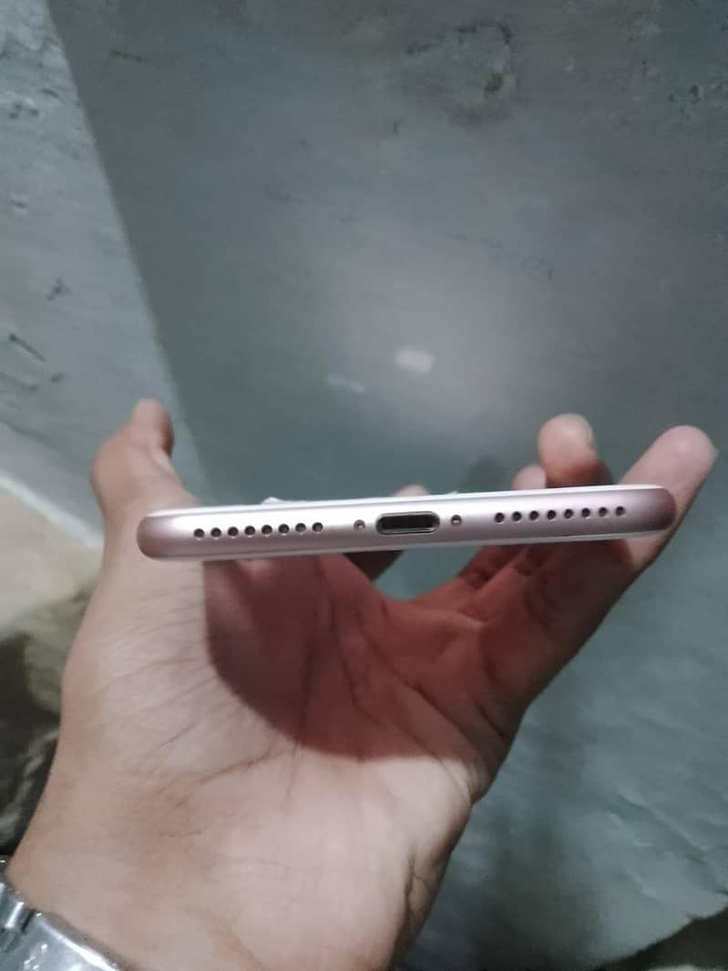 Apple iPhone 7 Plus 3