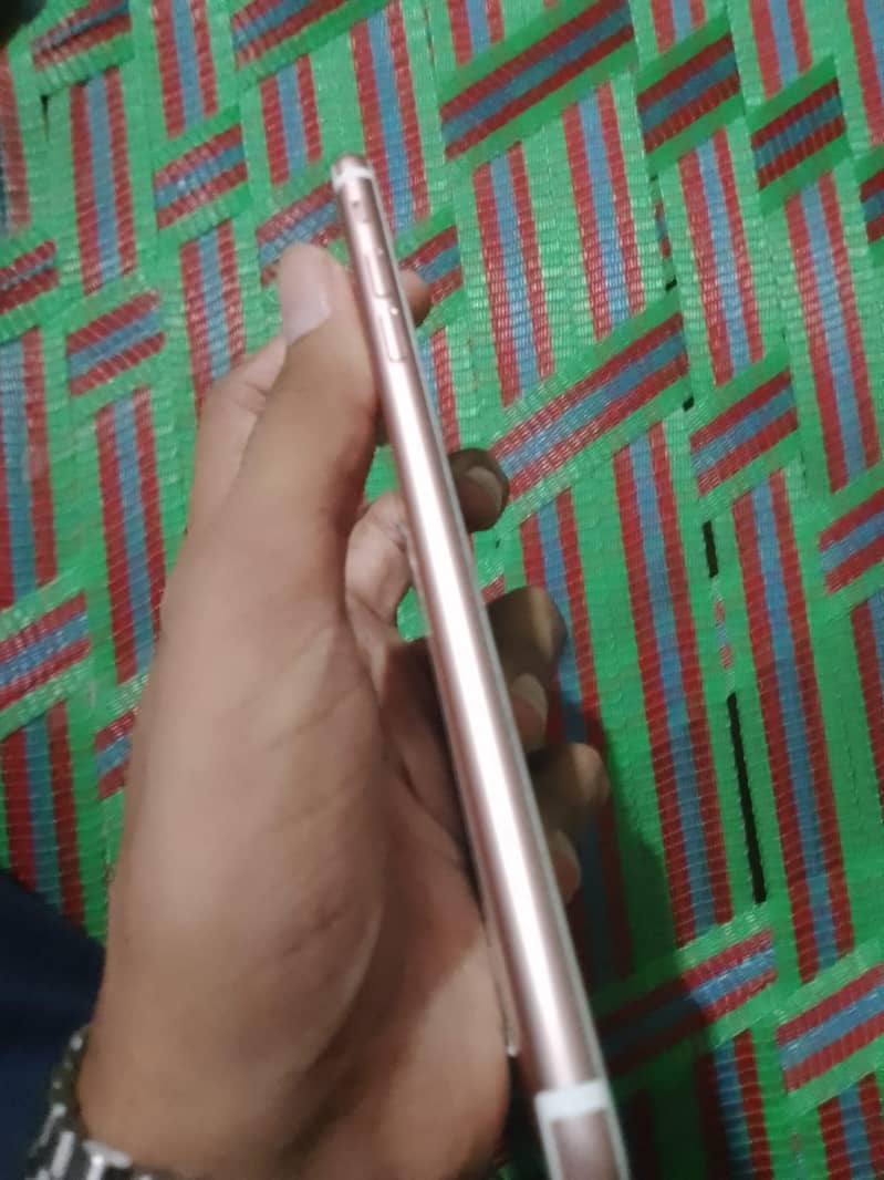 Apple iPhone 7 Plus 4