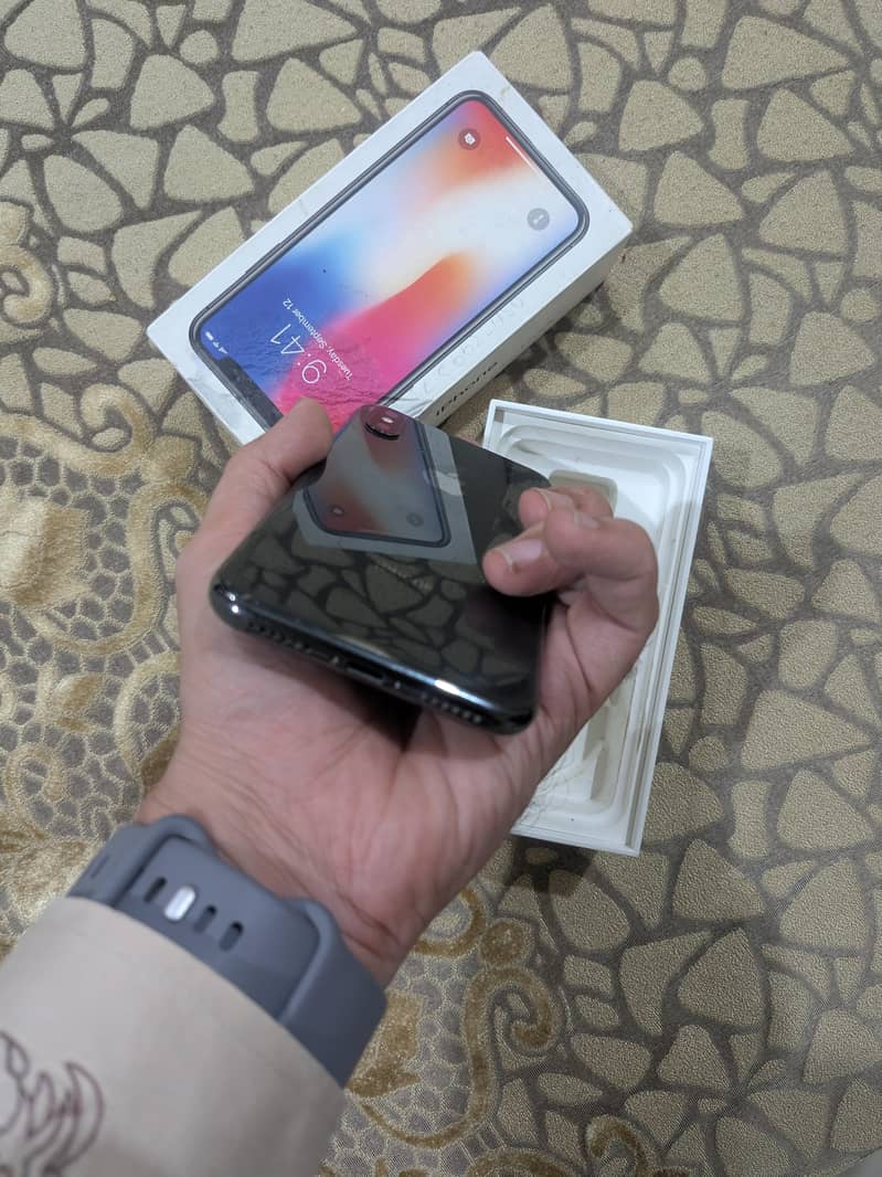 Apple iPhone X 5