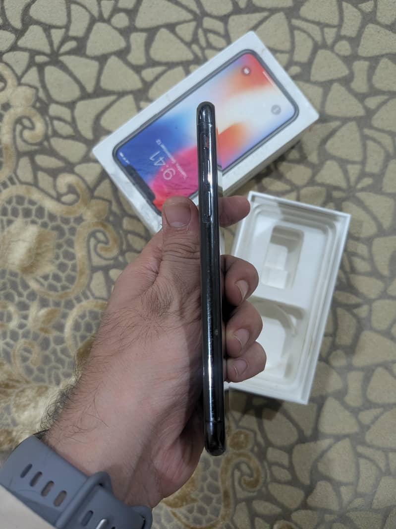 Apple iPhone X 6