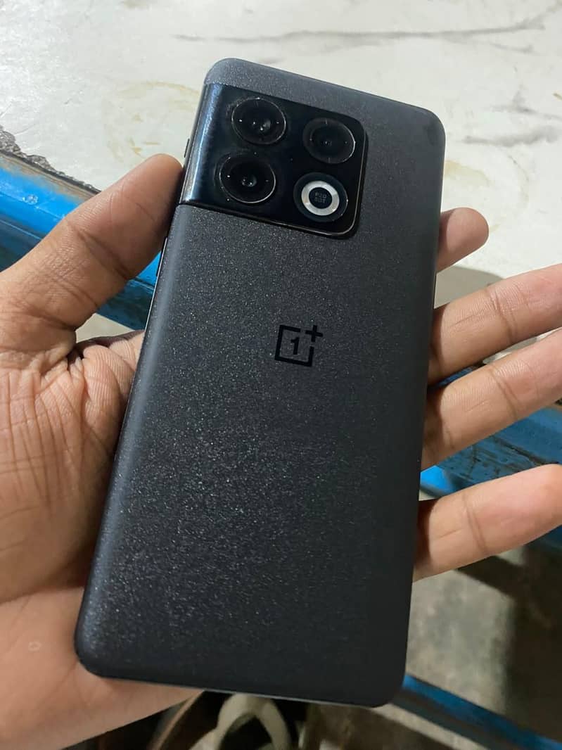 One Plus 10 Pro 1