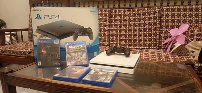PS4 slim white colour sealed with box (500GB)