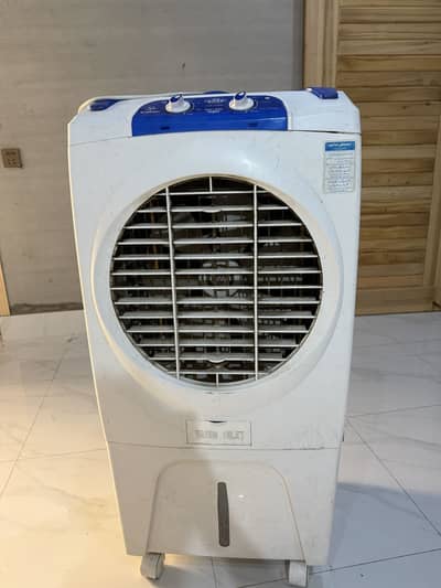 BOSS inverter Room Cooler with ICE BOX