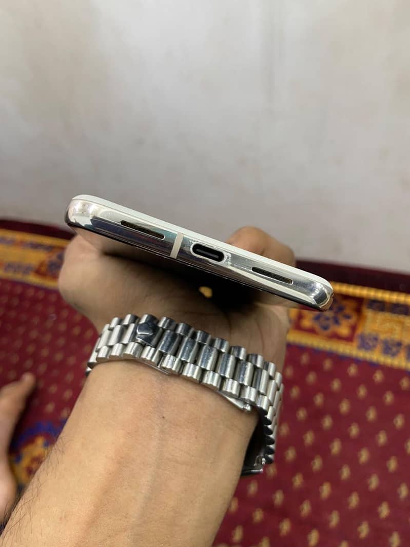 Google Pixel 8 Pro 2