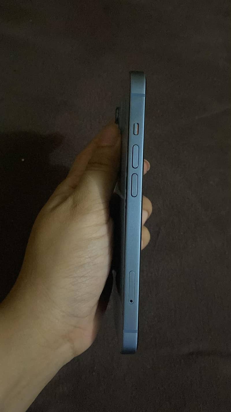Apple iPhone 14 3