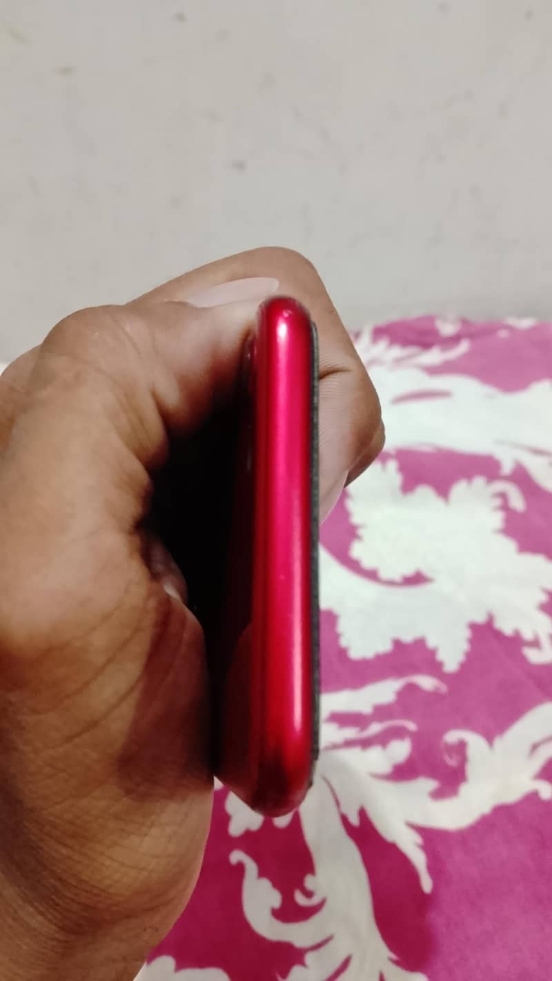 Apple iPhone 8 3