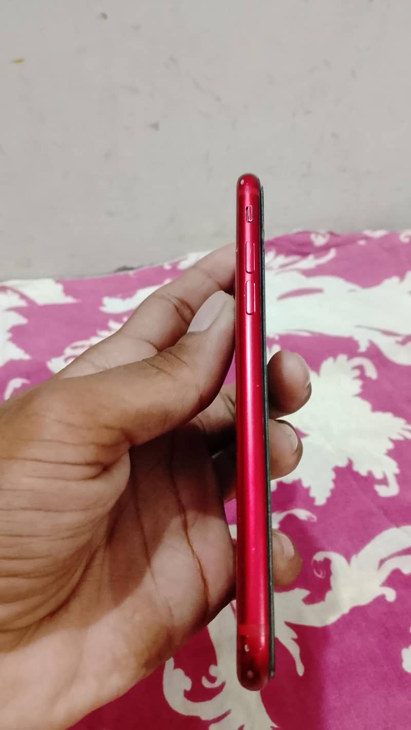 Apple iPhone 8 4