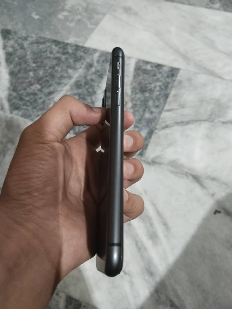 Apple iPhone 11 2