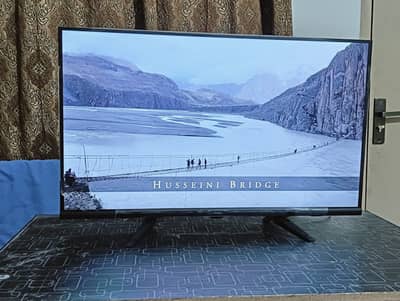 Haier android lcd 32/inch boderless like new 10/10