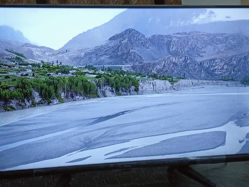 Haier android lcd 32/inch boderless like new 10/10 1